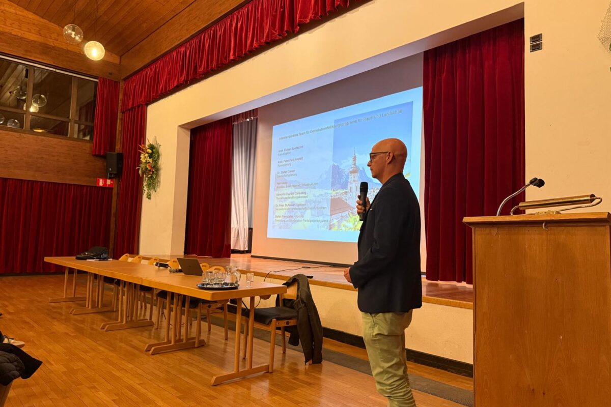 WhatsApp Image 2025-10-15 at 09.33.44-3 WhatsApp Image 2025-10-15 at 09.33.44-3